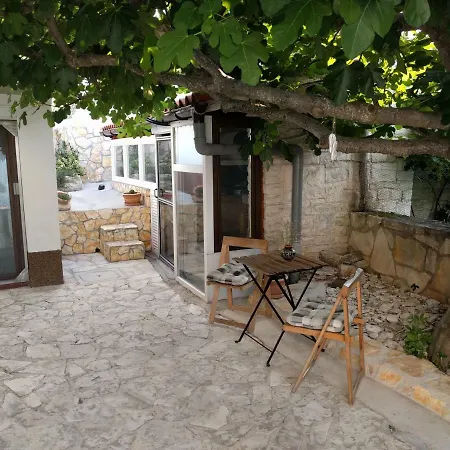 Relaxing Summer House With An Outstanding View דירה צרבני ורך